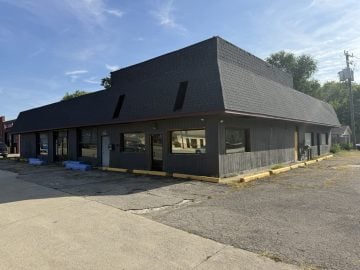 Madison Heights – Freestanding Industrial/Retail Building
